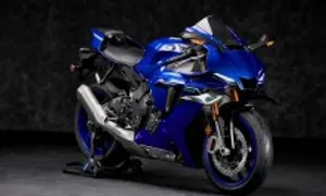 Yamaha R1 và R1M phiên bản mới giá từ 19.000 USD