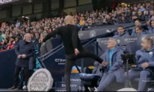 Guardiola đạp ghế sau bàn thua của Man City