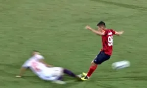 Cầu thủ Công an Hà Nội bị phạt nguội sau khi thoát thẻ đỏ